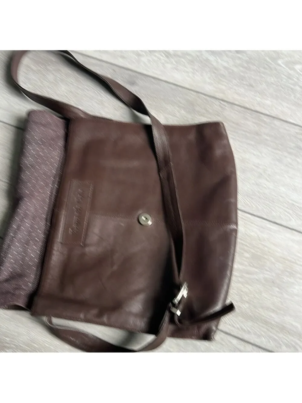 Kenneth Cole vintage flap closure brown soft leather shoulder bag